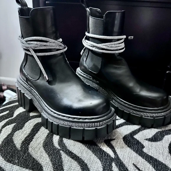 Azalea Wang Black Platform Ankle Boots with Silver Accents - Worn Once - Picture 8 of 12